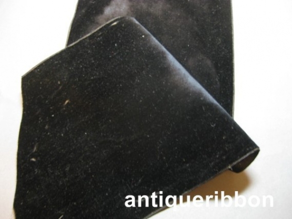 wide velvet ribbon