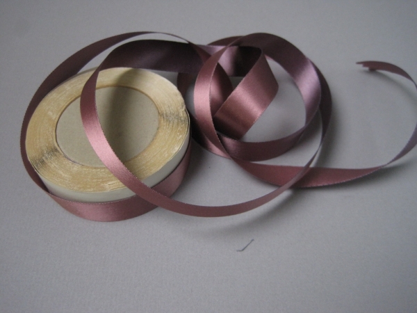 iridescent ribbon