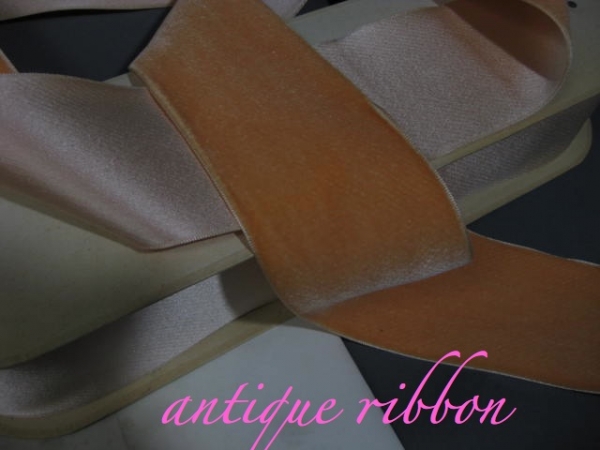 Vintage ribbon peach velvet