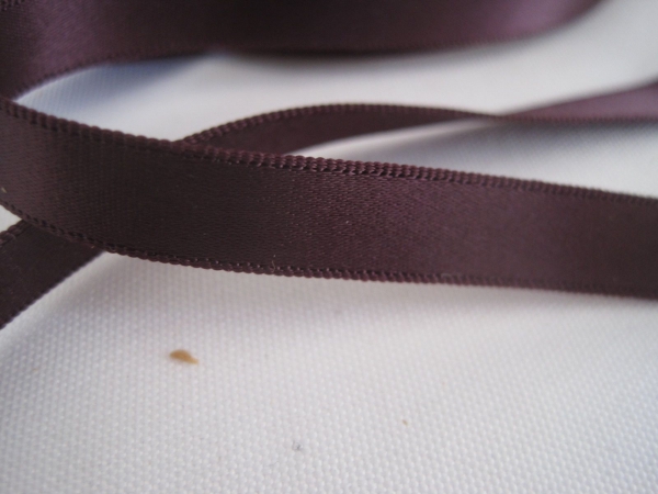 Double sided satin ribbon