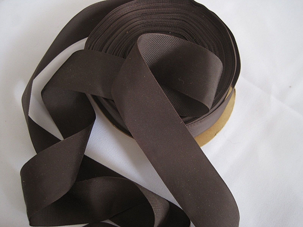 brown ribbon