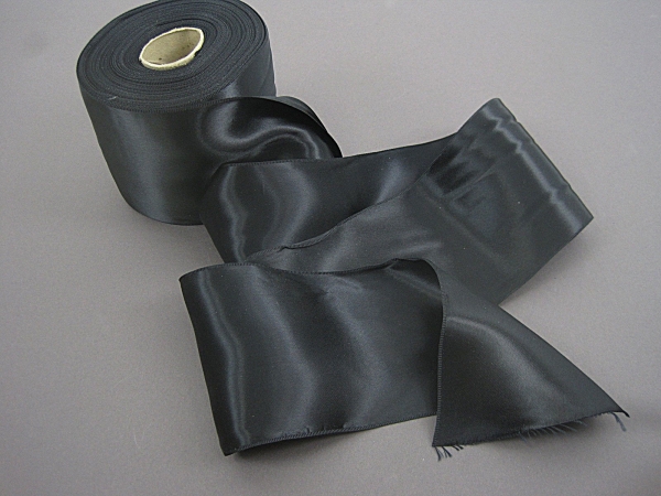 Vintage wide black ribbon