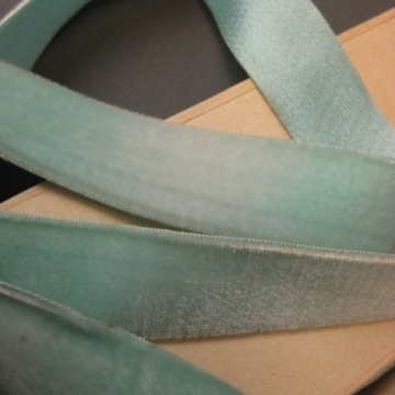 Vintage ribbon vintage velvet w silk back Victorian 1 in aqua blue Y927