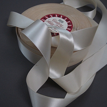 Vintage 50s Cream Satin Taffeta Ribbon Cream 1.25  inch wide
